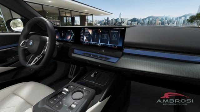 BMW 520 Serie 5 d xDrive Touring Msport Travel Package