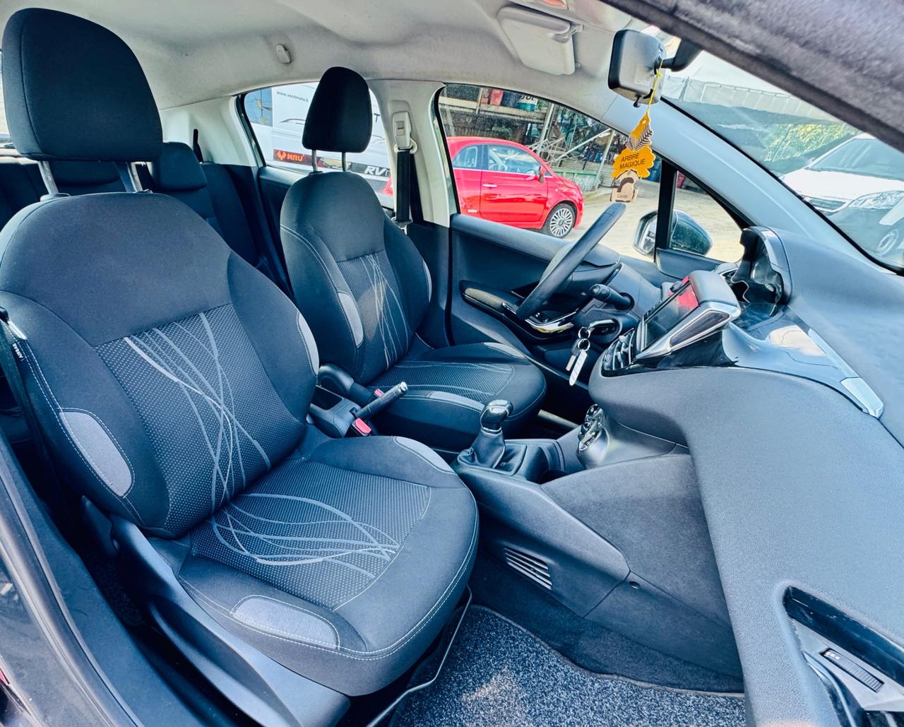 Peugeot 208 PureTech 82 5 porte Allure