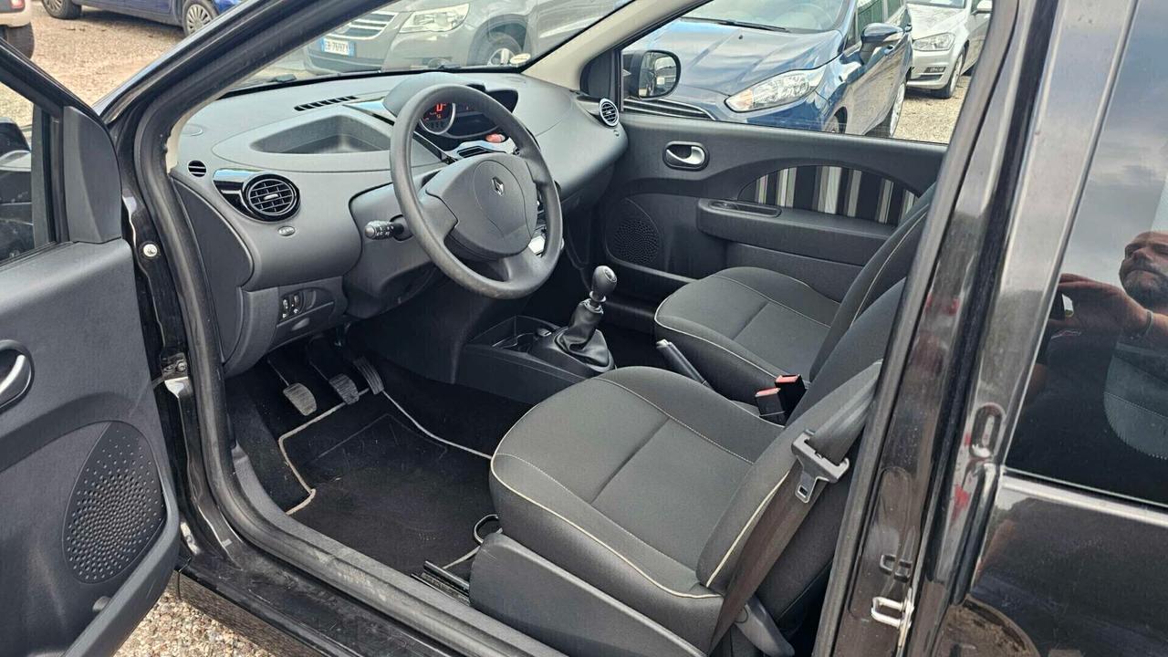 Renault Twingo 1.2 16V Night&Day Neopatentato