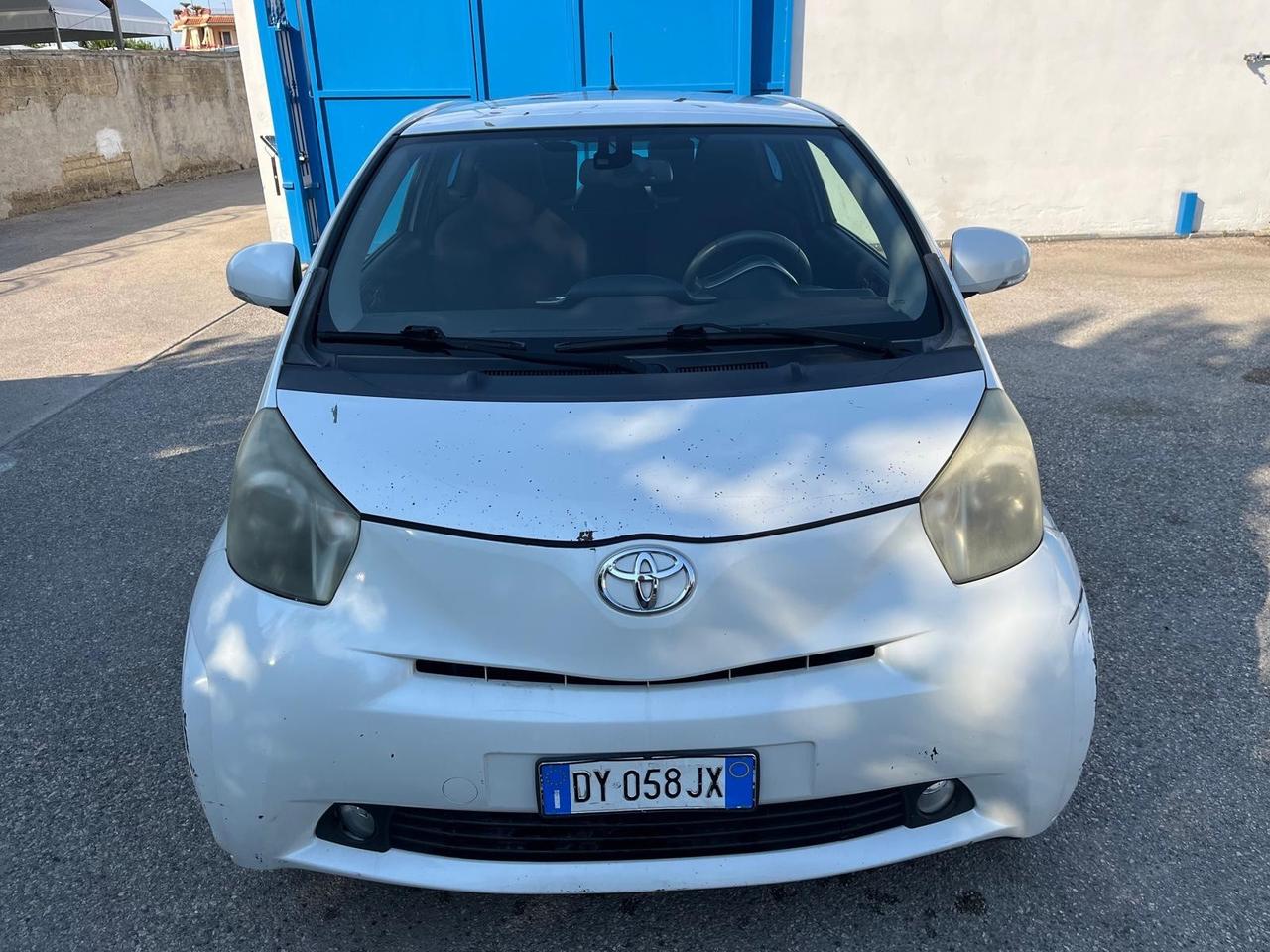 Toyota iQ-1.0 benz-c.autom-full-2009