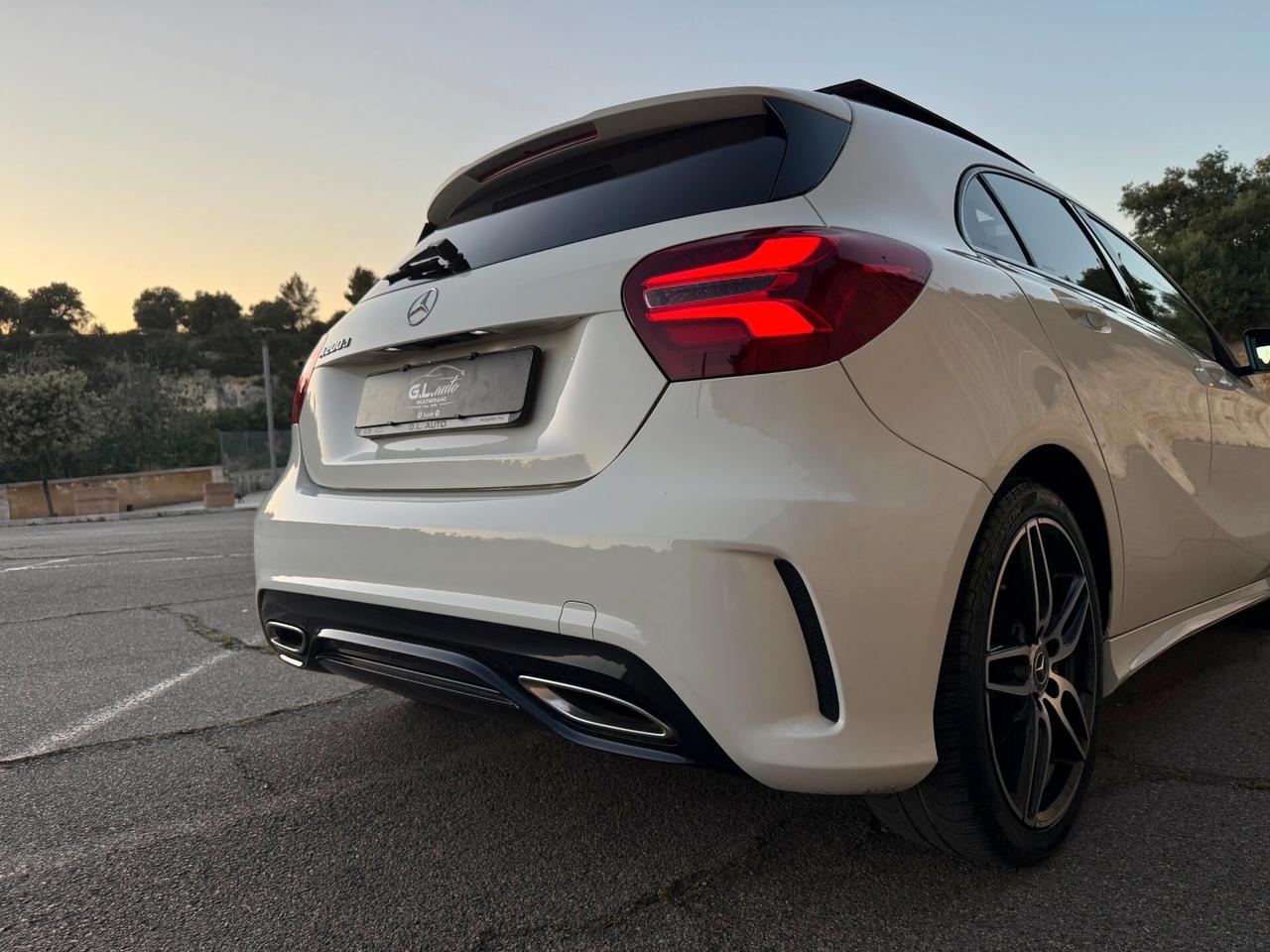 Mercedes A 200 136 CV Premium/NIGHT EDITION/TETTO