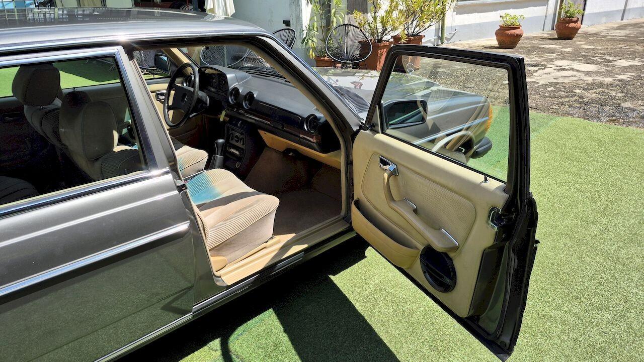 Mercedes-Benz 240 D Berlina W123 - 1980