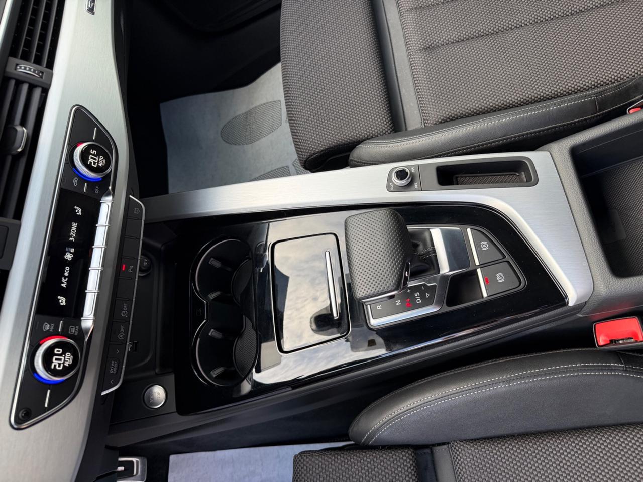 Audi A4 Avant 40 TDI quattro S tronic line edition
