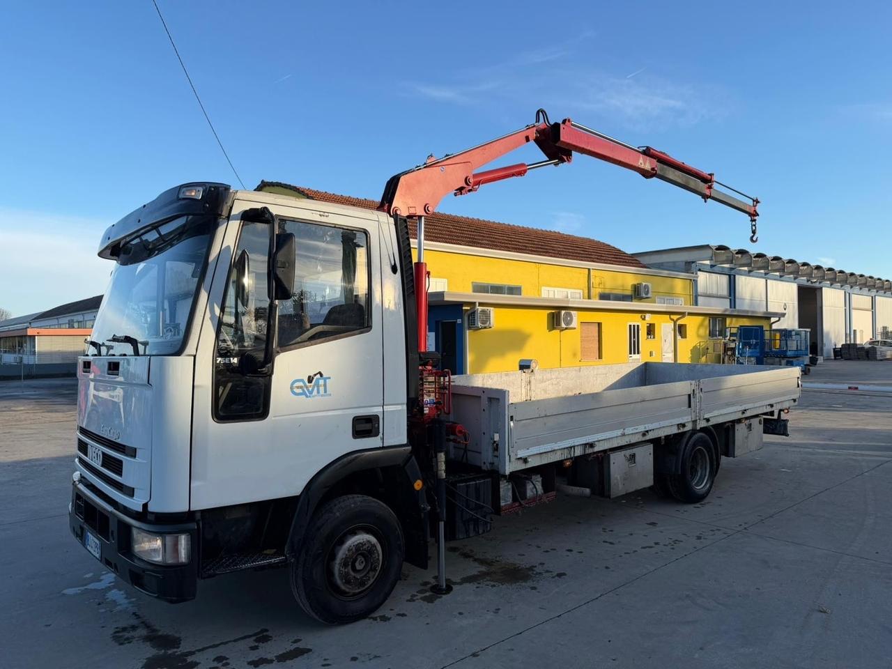 Iveco 75E14 con gru - cassone 5.70m