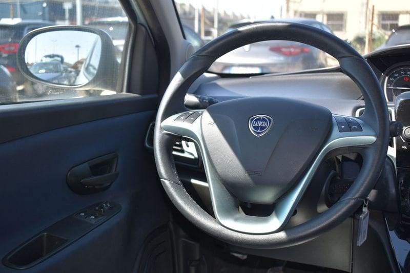 Lancia Ypsilon Ypsilon 1.0 FireFly 5 porte S&S Hybrid Platino