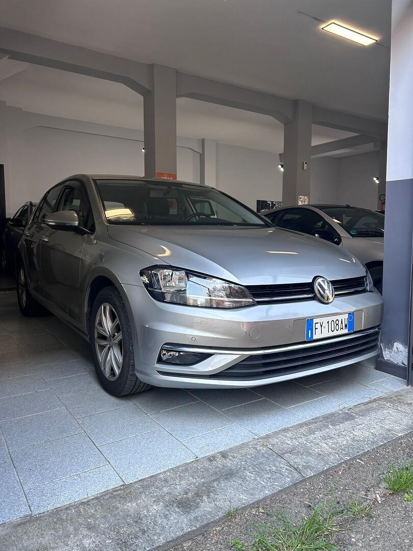 Volkswagen Golf condizioni pari al nuovo
