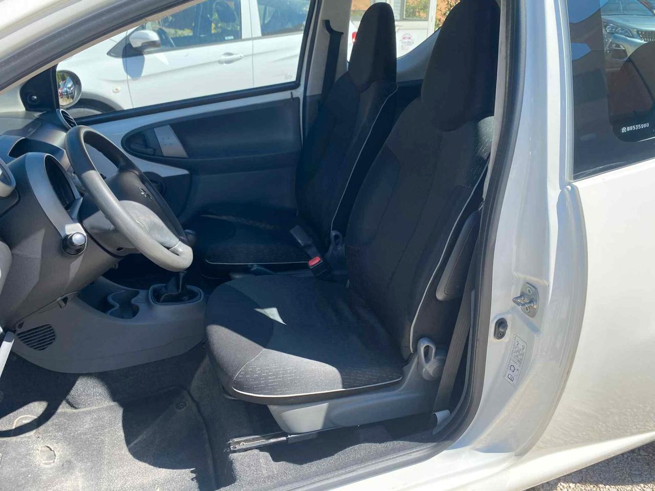 Peugeot 107 1.0 Benz. Ok Neop.