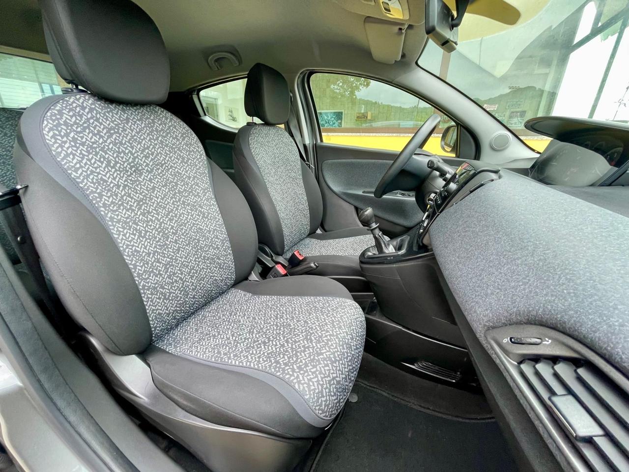 Lancia Ypsilon 0.9 TwinAir OK NEOPATENTATI UNIPROPIETARIO