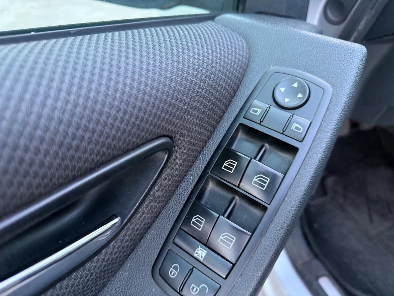 MERCEDES A180 CDI AVANGARDE EURO5