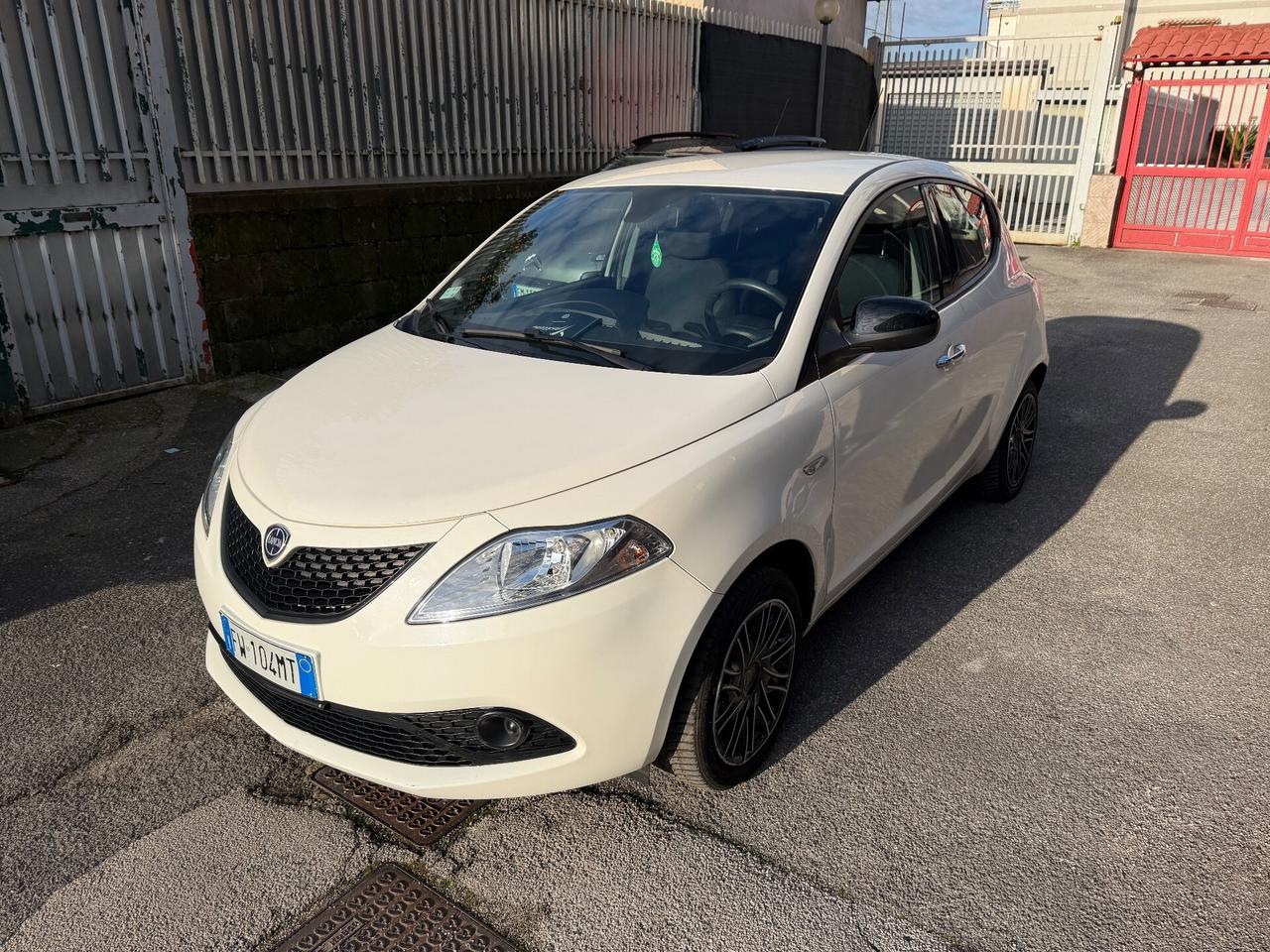 Lancia Ypsilon 1.2 69 CV 5 porte S&S Platinum