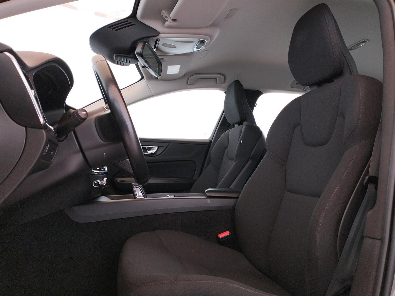 VOLVO V60 2.0 b4 Momentum Business auto - IVA ESPOSTA