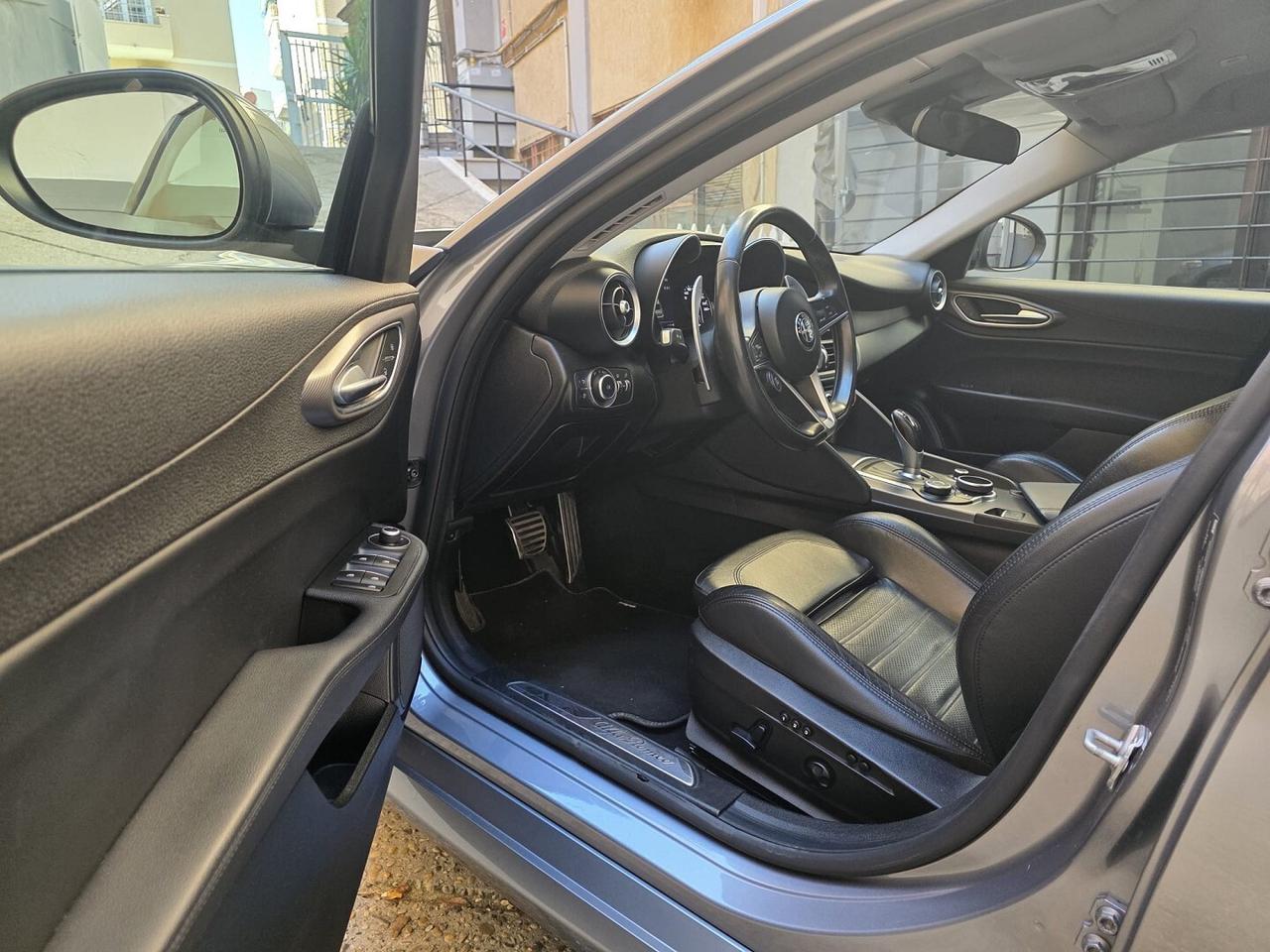ALFA ROMEO GIULIA 2.2 210 CV AT8 AWD Q4 VELOCE