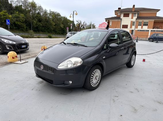 NEOPATENTATI Fiat Grande Punto Grande Punto 1.3 MJT 75 CV 5 porte Dynamic