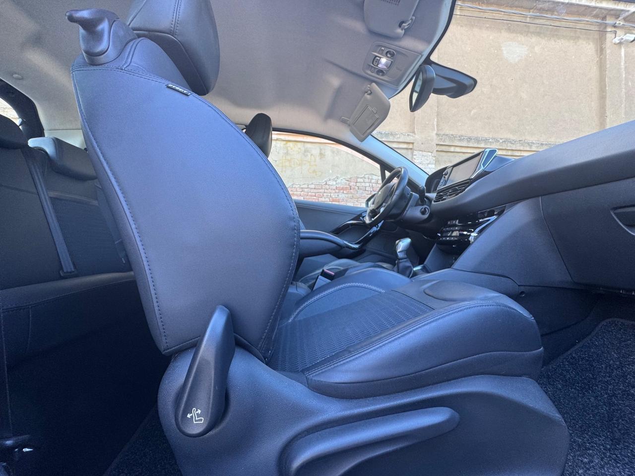 Peugeot 208 1.2 VTi 82 CV Splendide Condizioni