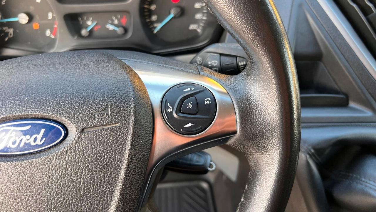 Ford Tourneo Custom 310 2.0 TDCi 130CV PC Titanium