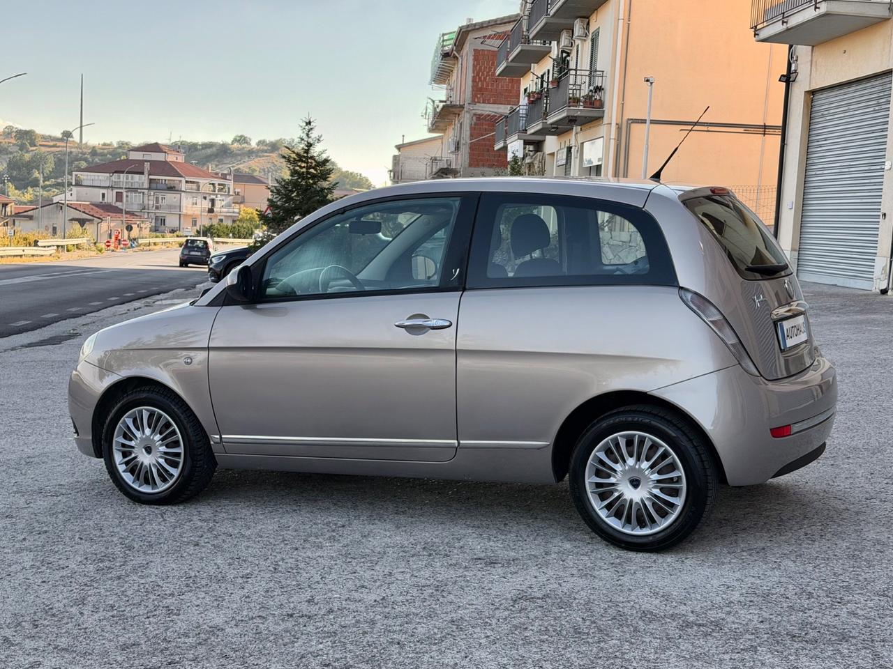 Lancia Ypsilon 1.2 69 CV Platino - SOLI 31.000KM
