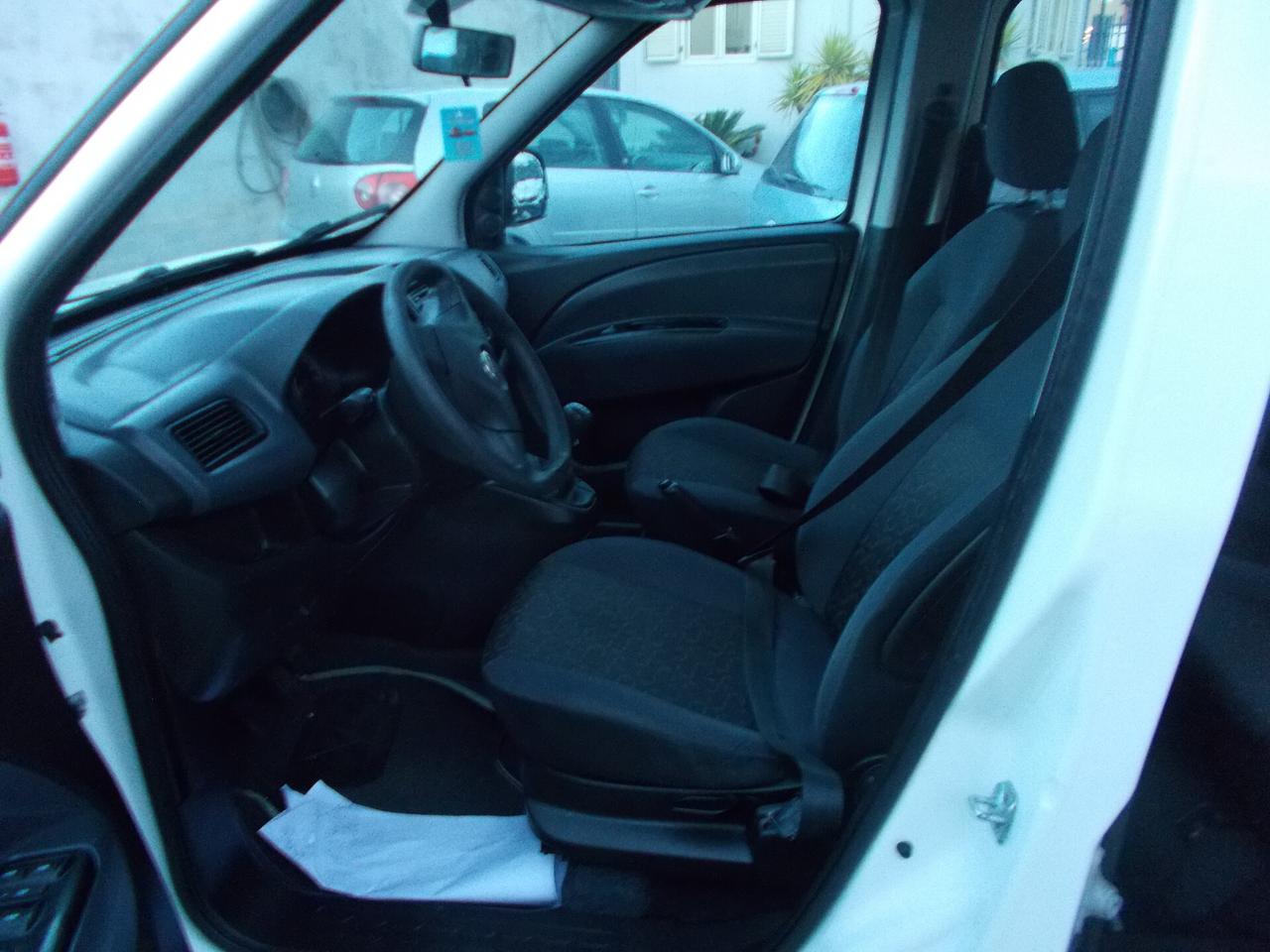 Iveco fiat doblo anno 2011 5 posti euro.5