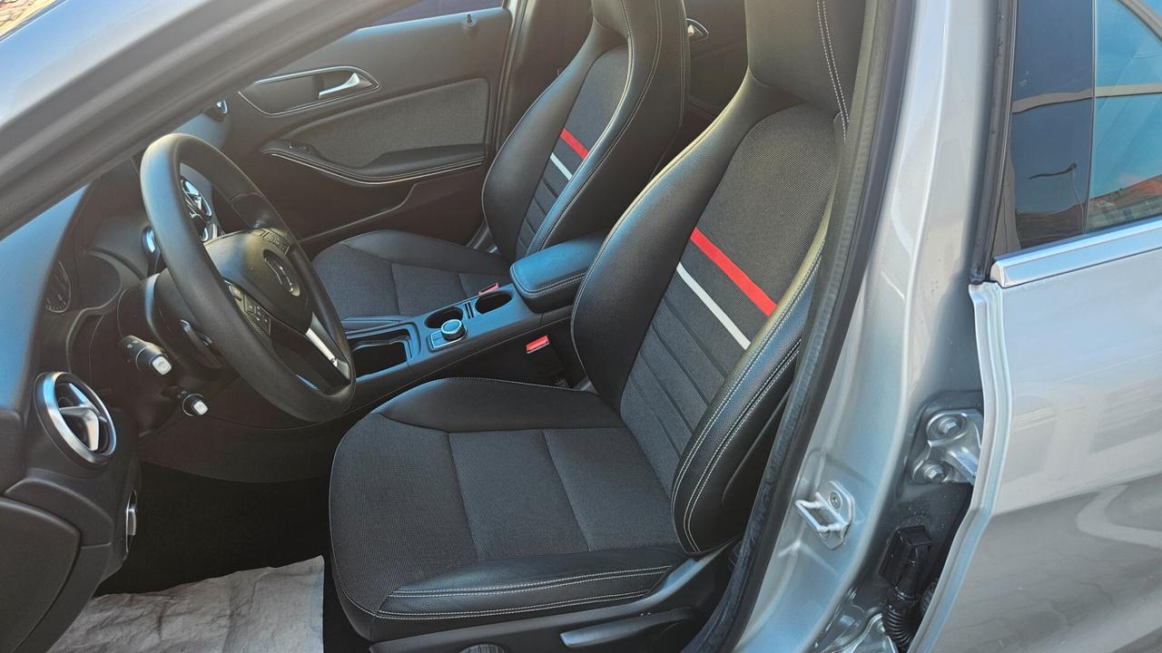 Mercedes-benz A 180 cdi Sport auto 69.000 KM- NAVY-CAMERA