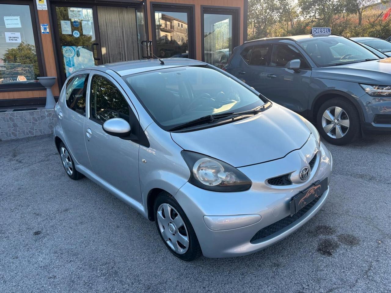 Toyota Aygo 1.4 turbodiesel 5 porte Sol