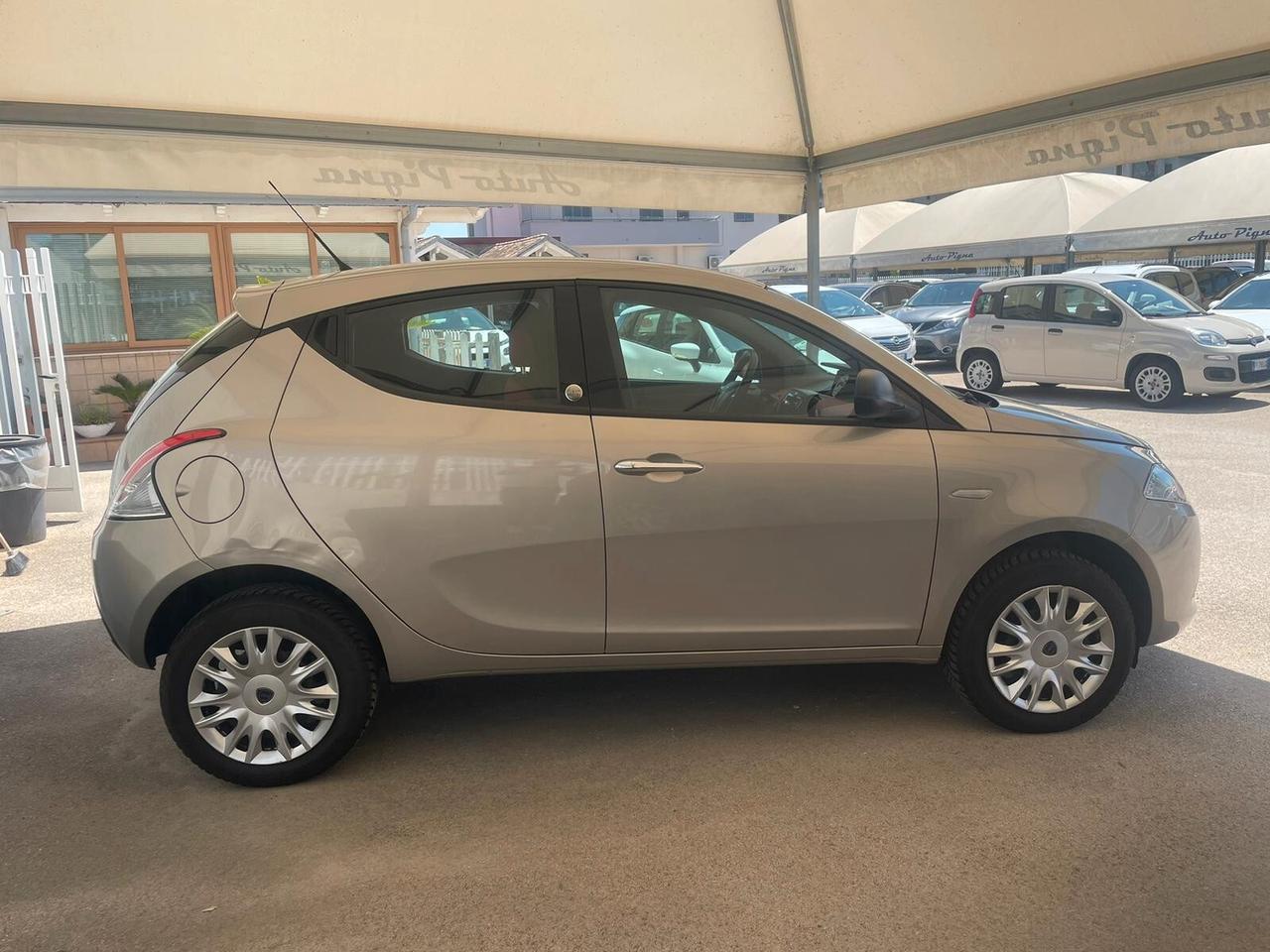 Lancia Ypsilon 0.9 TwinAir 85 CV 5 porte Metano Ecochic Gold