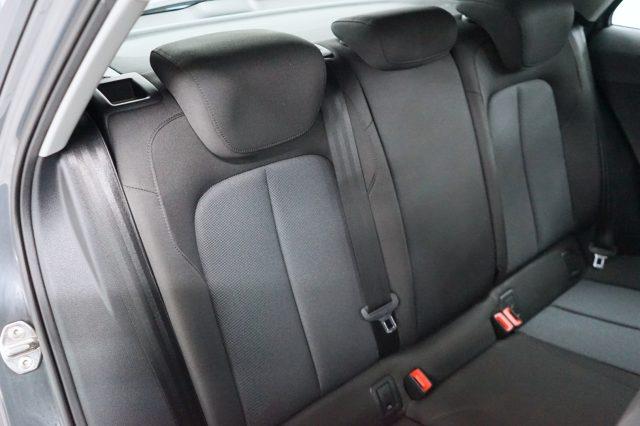 AUDI Q2 30 TDI S tronic Business