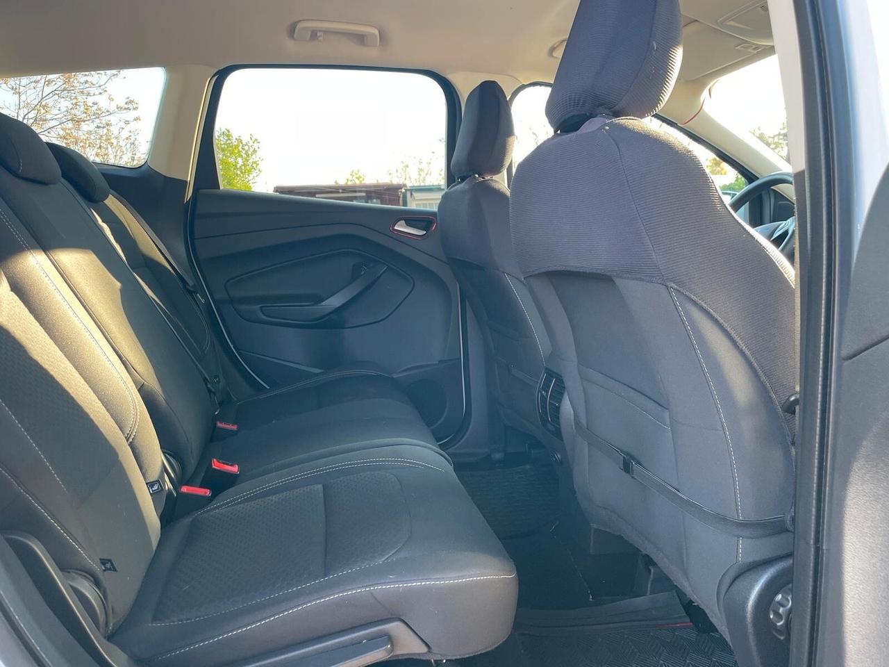 Ford Kuga 2.0 TDCI 120 CV S&S 2WD ST-Line