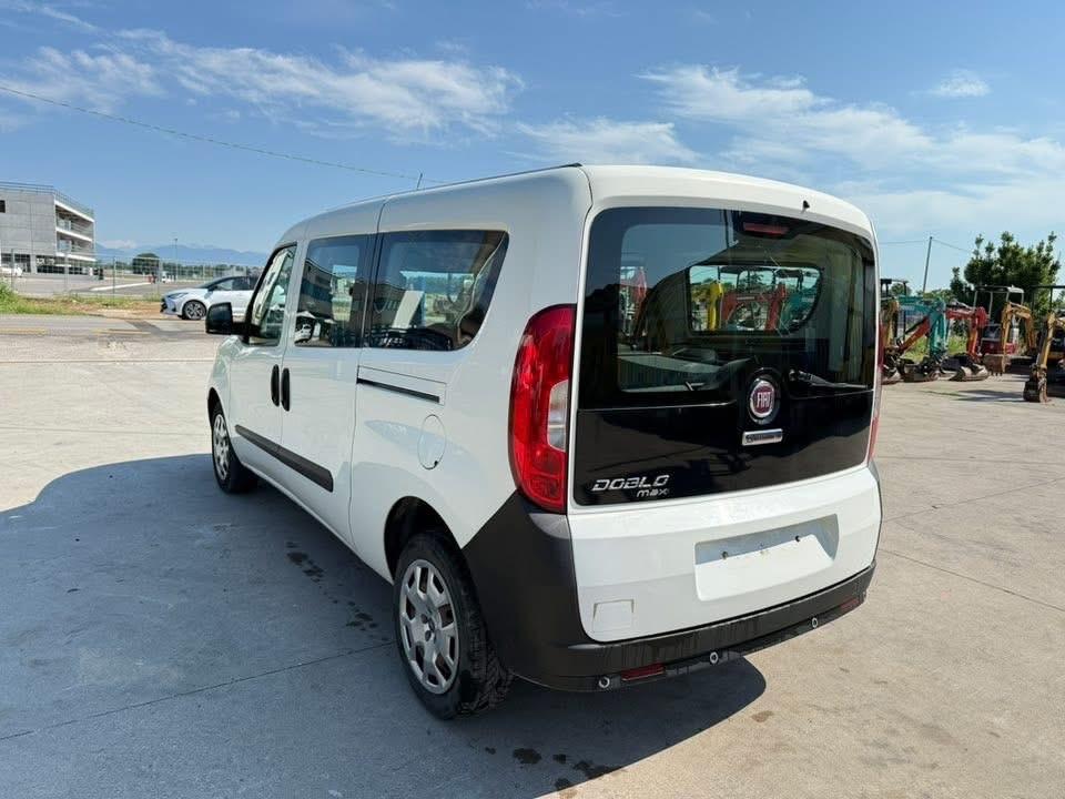 Autocarro FIAT DOBLO Maxi - 5 posti