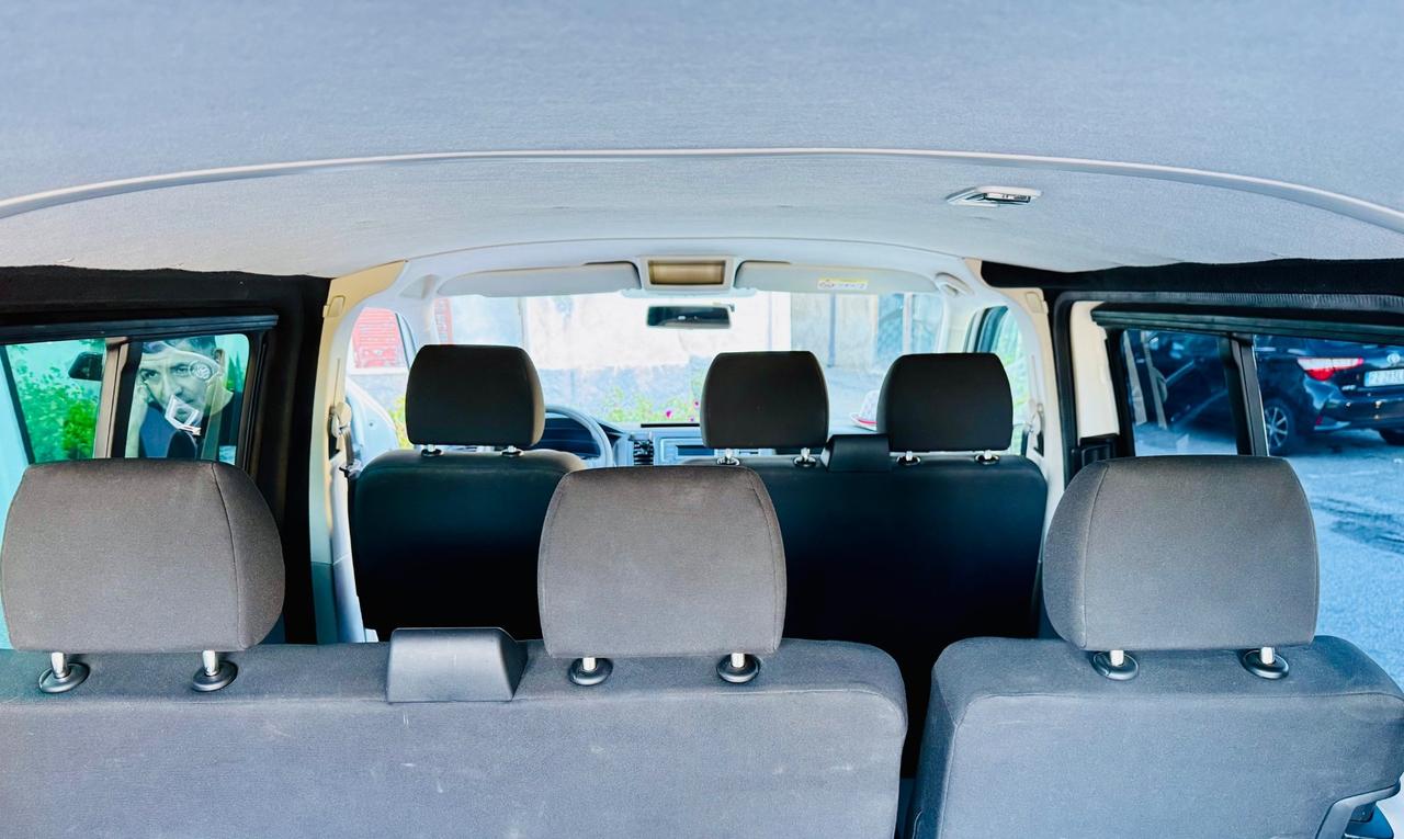 Volkswagen Transporter 2.0 TDI Van 6 Posti