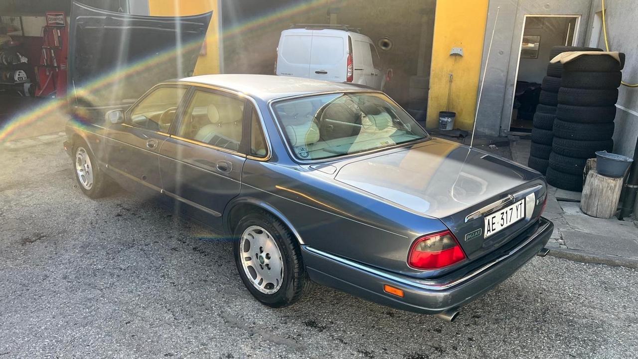 Jaguar XJ XJ6 3.2 cat manuale