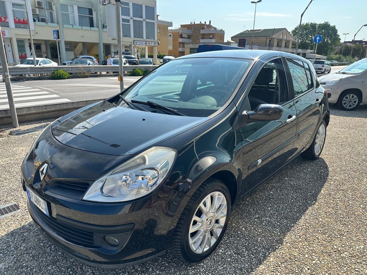 Renault Clio 1.2 16V 5 porte Le Iene metano