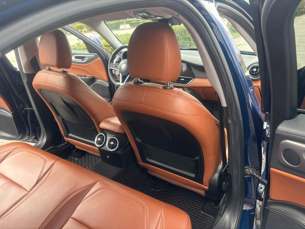 Alfa Romeo Giulia 2.2 Turbodiesel 180 CV AT8 Business Sport Launch Ed.