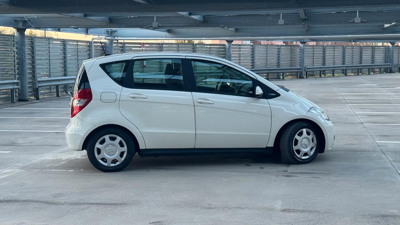 Mercedes-benz A 160 CDI BlueEFFICIENCY Executive