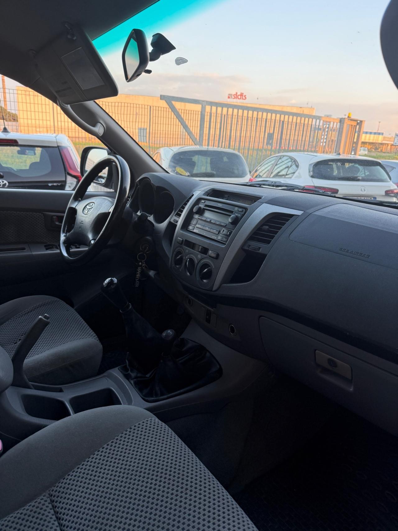 Toyota Hilux 3.0 D-4D aut.4WD 4p. Double Cab SR