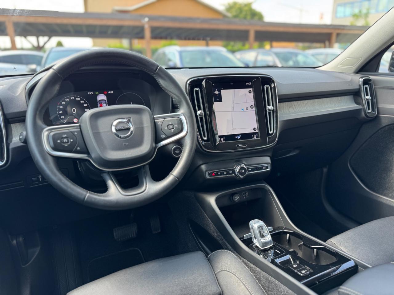 Volvo XC40 T5 Recharge Plug-in Hybrid R-design