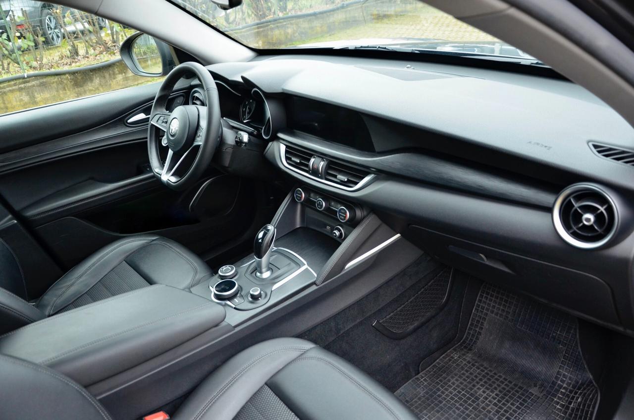 ALFA ROMEO STELVIO 2.2 t Q4 180cv AUTO, UFF ITALIANA, SERVICE CON FATTURE, 18", RETROCAMERA, PERMUTE