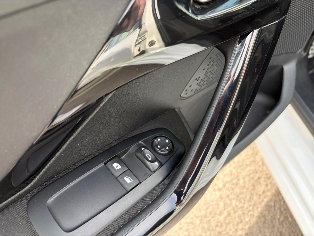 Peugeot 208 PureTech 82 5p. GPL Allure