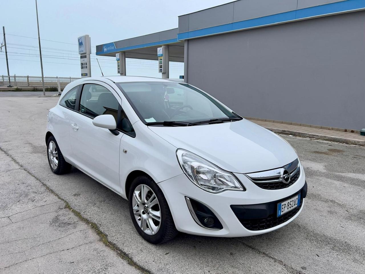 Opel Corsa 1.2 Benzina e GPL