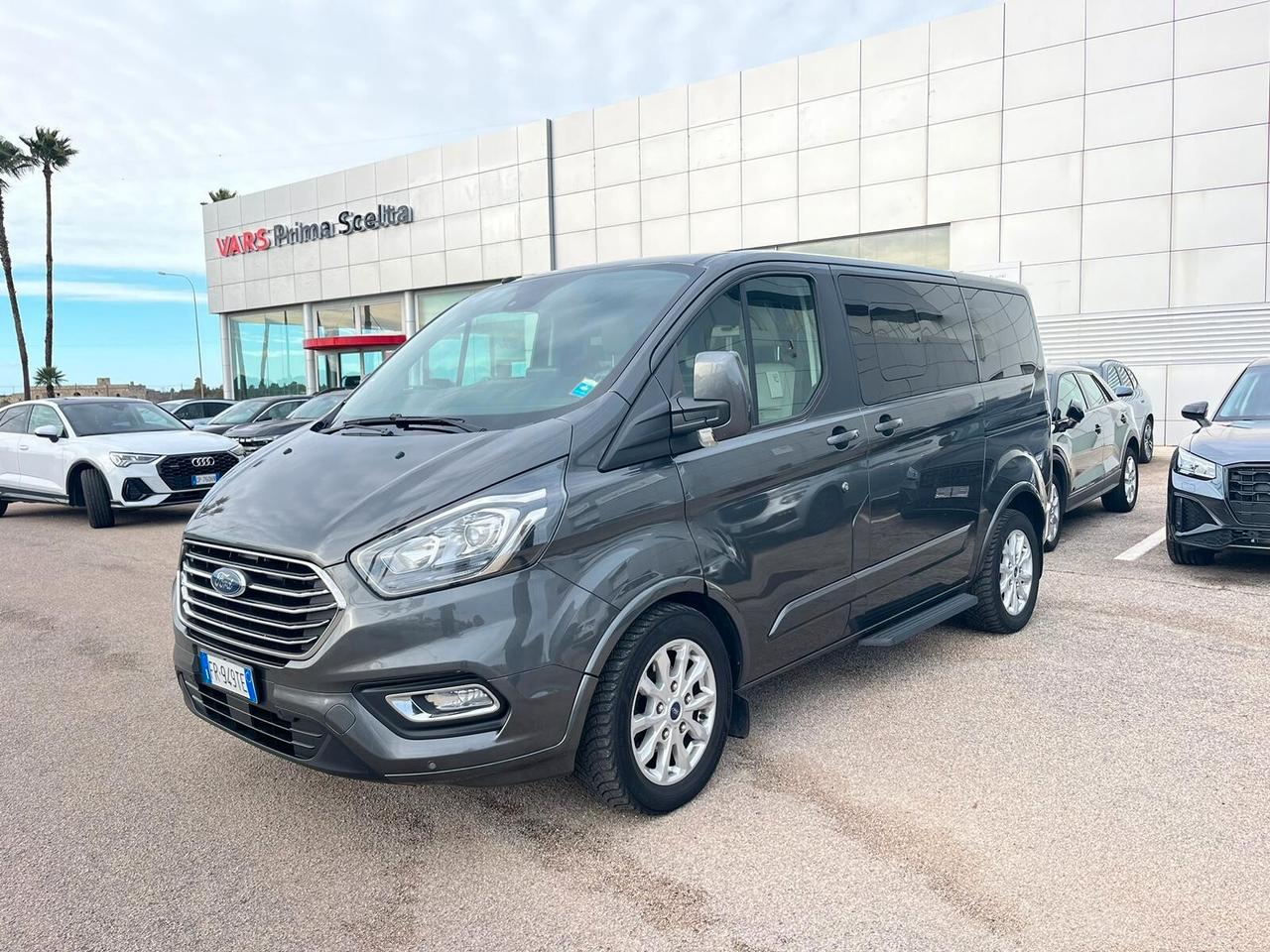 Ford Tourneo Custom 310 2.0 TDCi 170CV PC Titanium