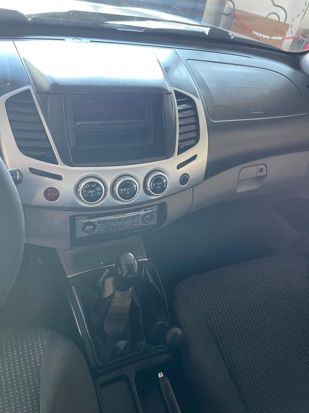 Mitsubishi L200 2.5 DI-D 4x4 Iva Esposta PERMUTE RATE