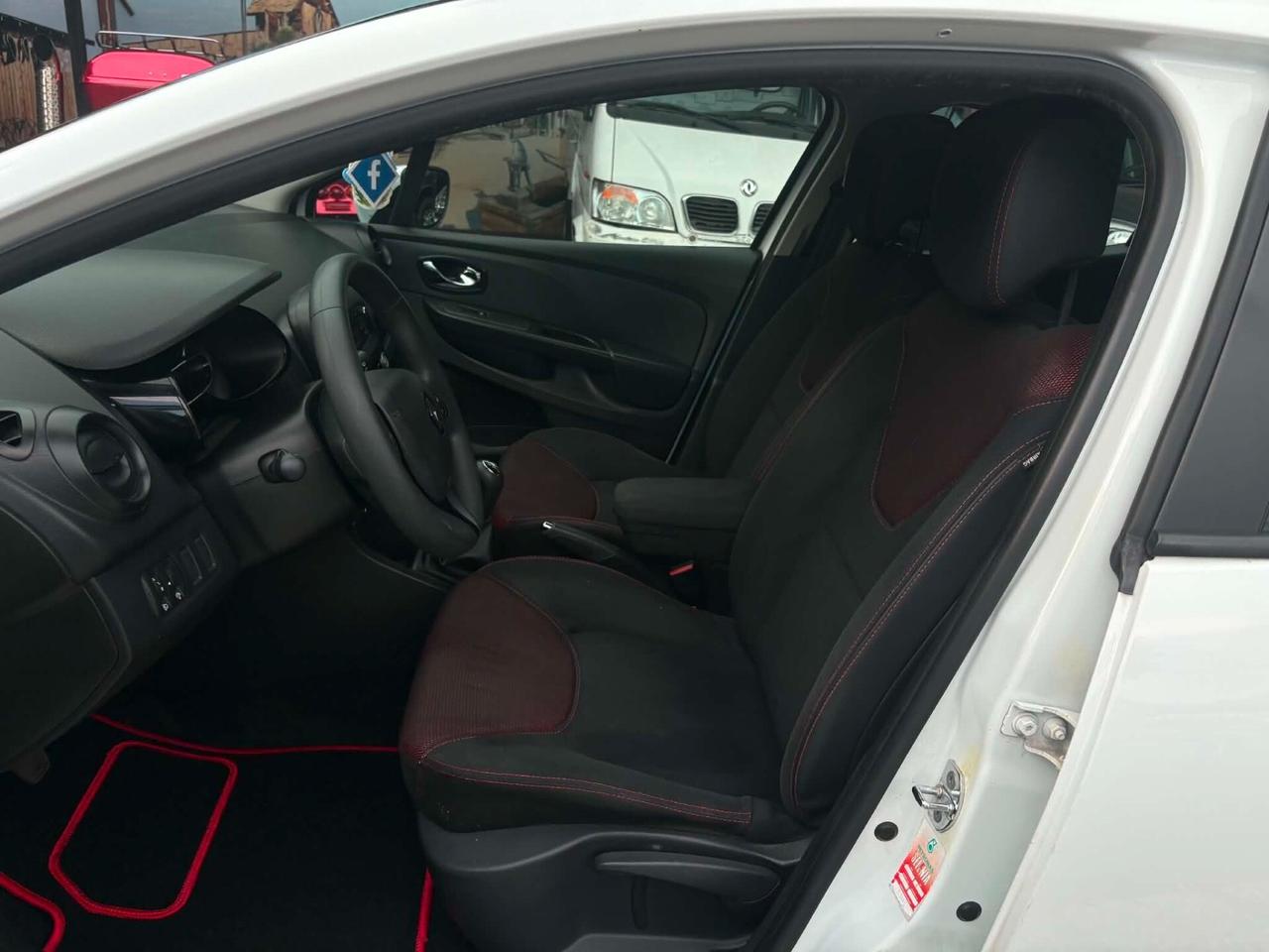 Renault Clio 1.2 75CV 5 porte Costume National