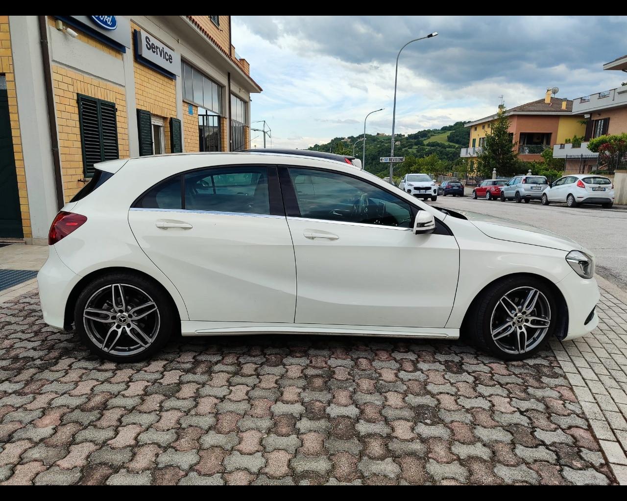 Mercedes-Benz Classe A (W176) - A 180 d Premium