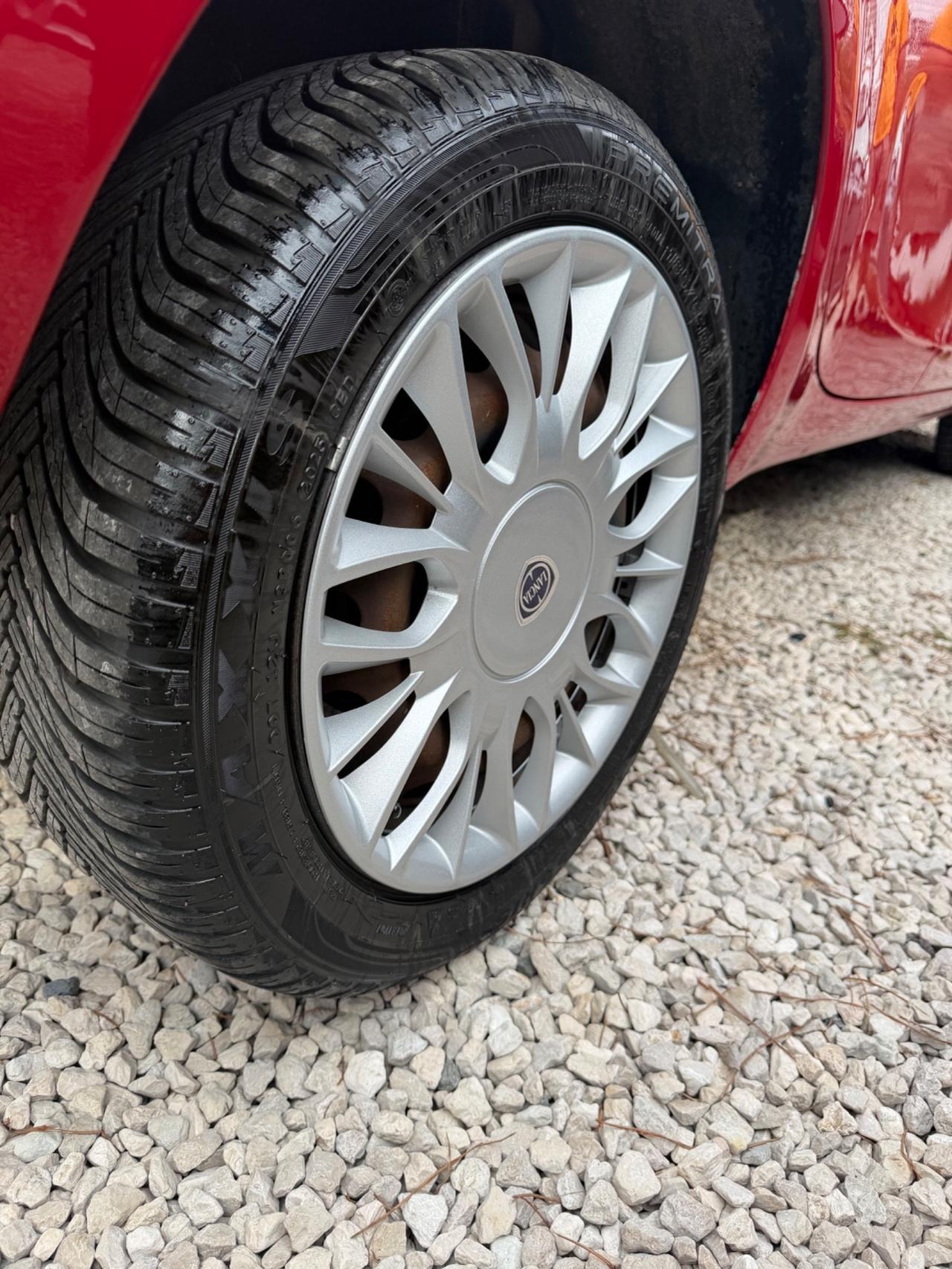 Lancia Ypsilon Ecochic Gold