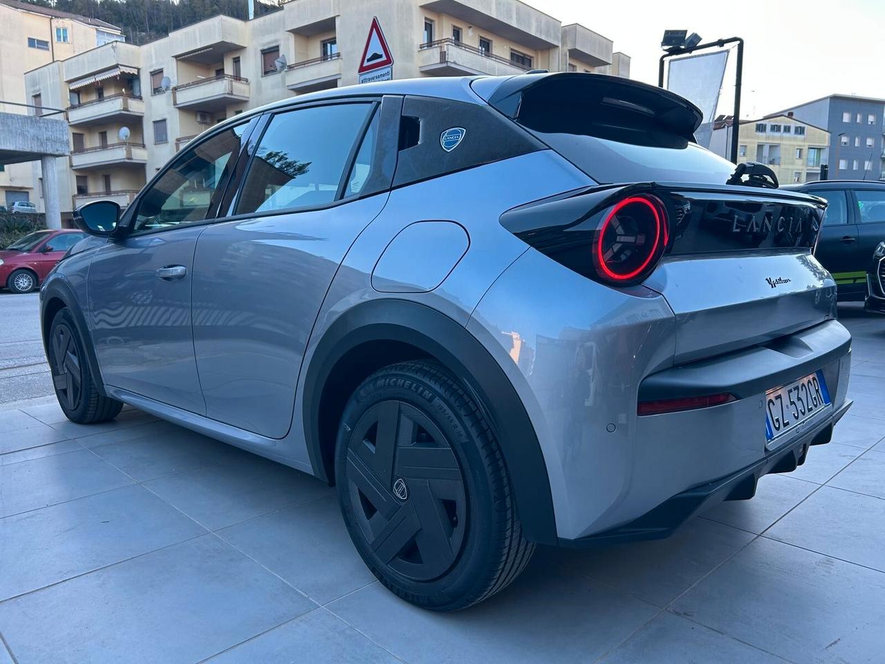 Lancia Ypsilon Hybrid e-DCT LX