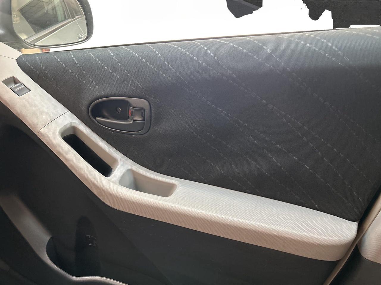 Toyota Yaris 5p 1.0 Sol