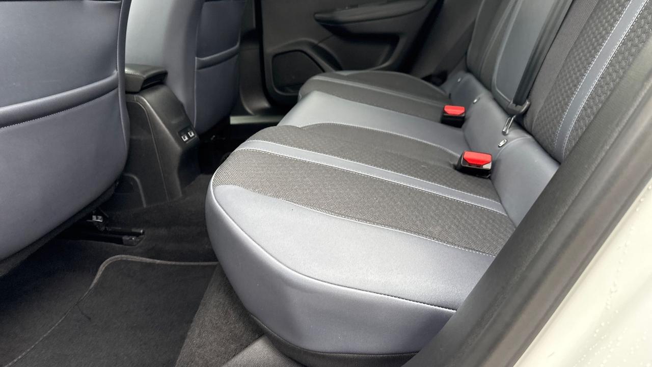 Peugeot 2008 BlueHDi 100 S&S Allure Navi Pack