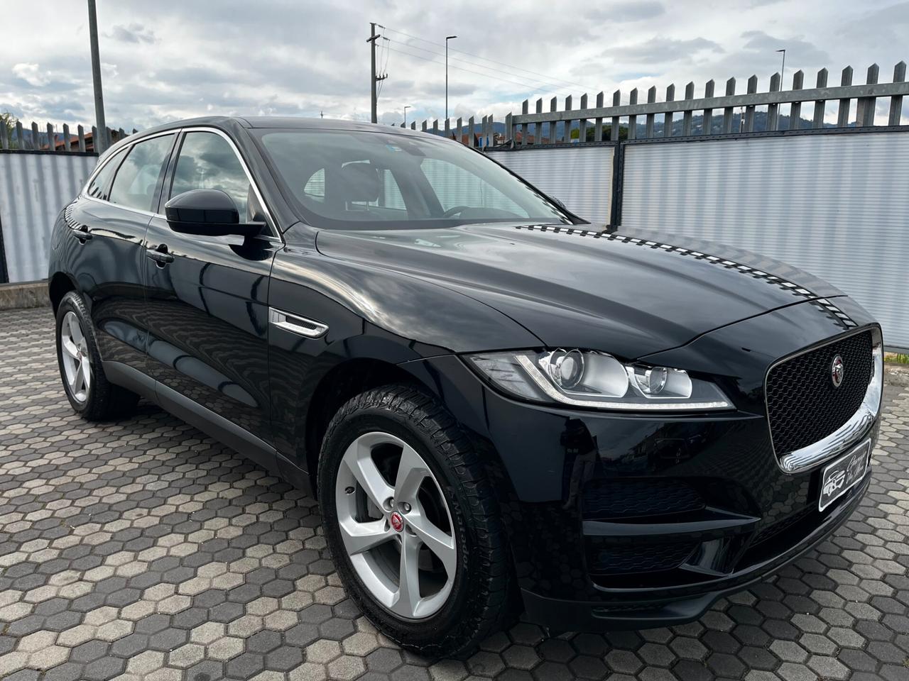Jaguar F-Pace 2.0 D 180 CV AWD aut. Prestige