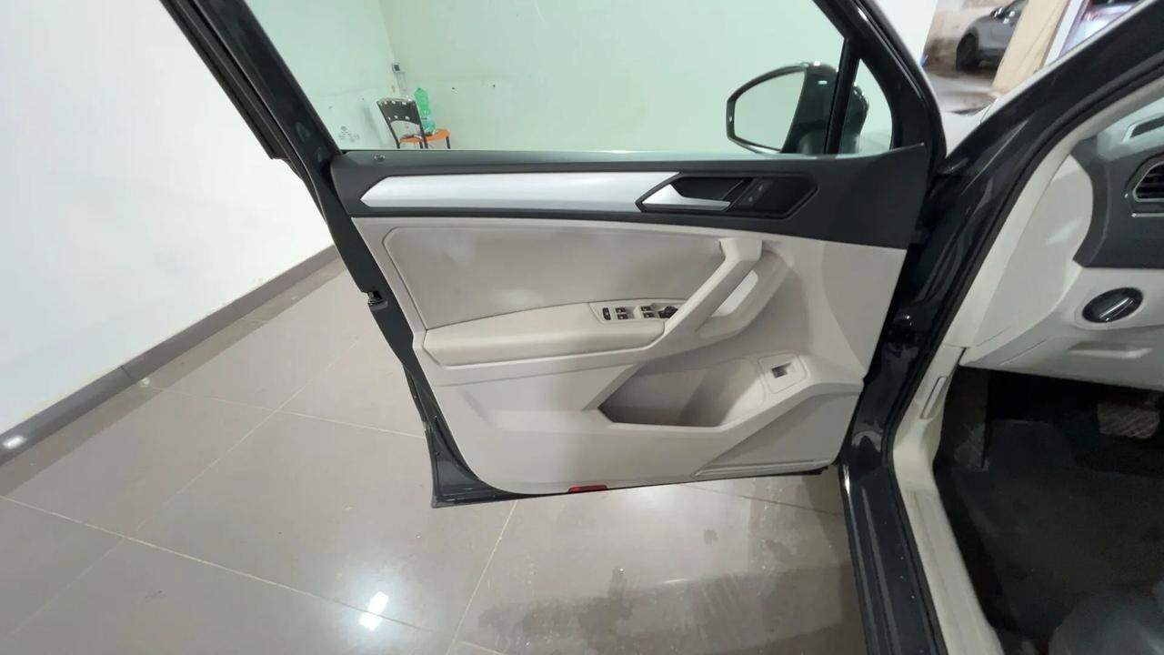 Volkswagen Tiguan 2.0 TDI SCR DSG Business BlueMotion Technology