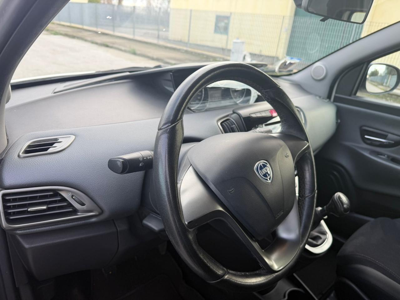 Lancia Y 1.3 MJT Platinum 117000 km GARANZIA 12 m