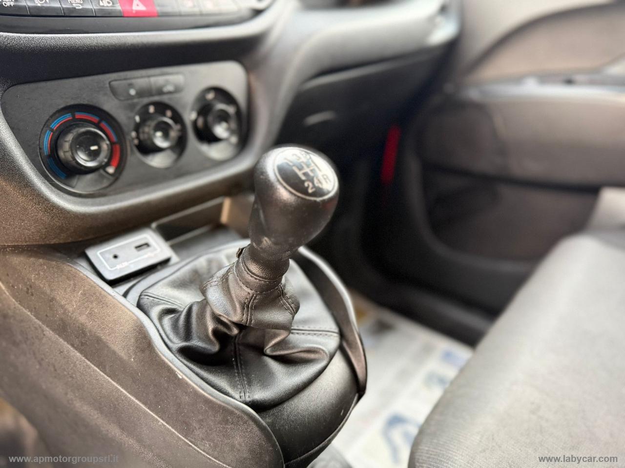 Doblò 1.6 MJT 90CV S&S PL-TN CARGO VETRATO