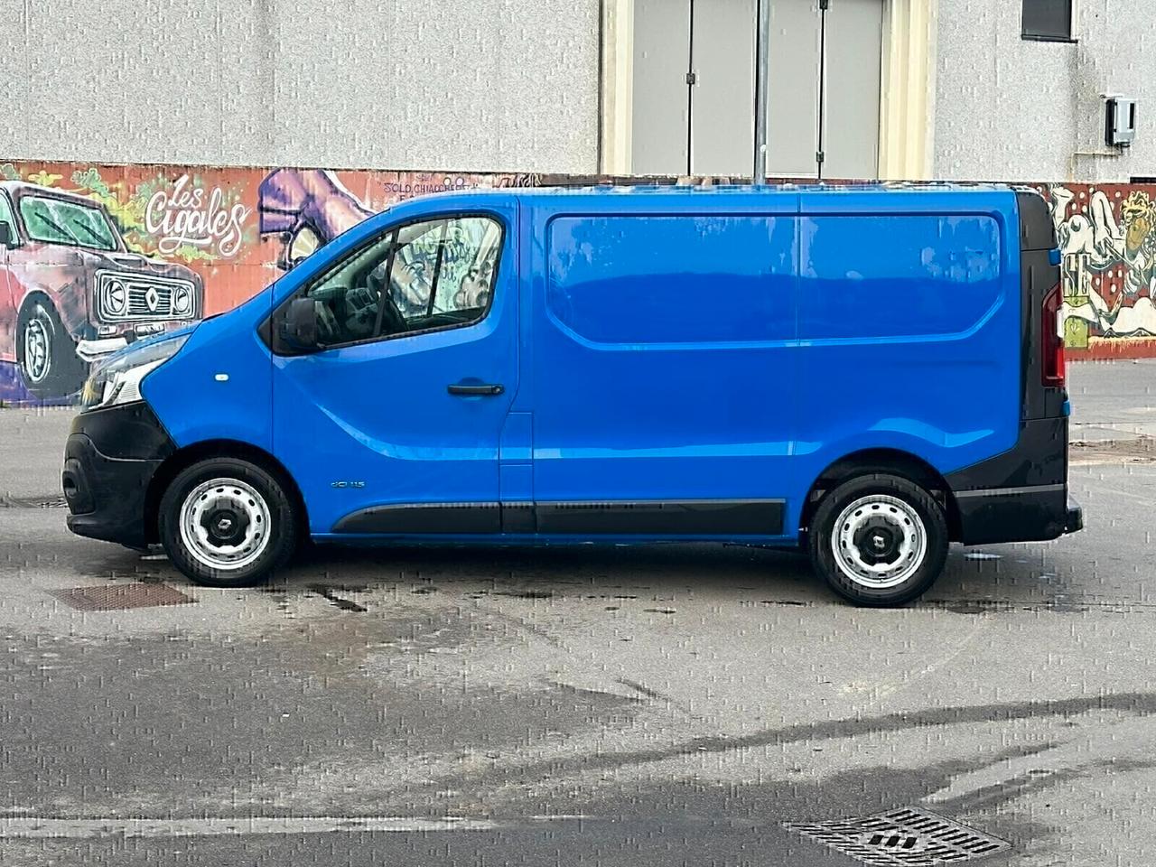 RENAULT TRAFIC ANNO 2015 PRONTO ALL'USO! SUPER PREZZO!